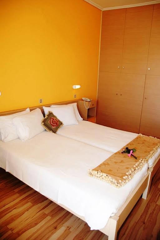 Galaxy Hotel Каристос Экстерьер фото